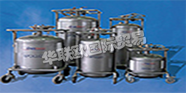 CRYOTHERM它分配溫度保持可用時(shí)間長(zhǎng)，都提供了容器和傳送控制系統(tǒng)，通過他們的研究，一個(gè)特殊的，復(fù)雜的絕緣專門開發(fā)：內(nèi)外容器之間的高品質(zhì)的多層真空超級(jí)絕緣，高活性的吸附劑和一種基于計(jì)算機(jī)的，優(yōu)化的熱設(shè)計(jì)減少熱的發(fā)生率因此液態(tài)氣體的蒸發(fā)量降至最低。他們?yōu)槊宽?xiàng)任務(wù)為您制造合適的容器。無論是小型還是大型，無論是固定的還是移動(dòng)的，用于短期或長(zhǎng)期存儲(chǔ)，用于實(shí)驗(yàn)室或z。B.海外運(yùn)輸。